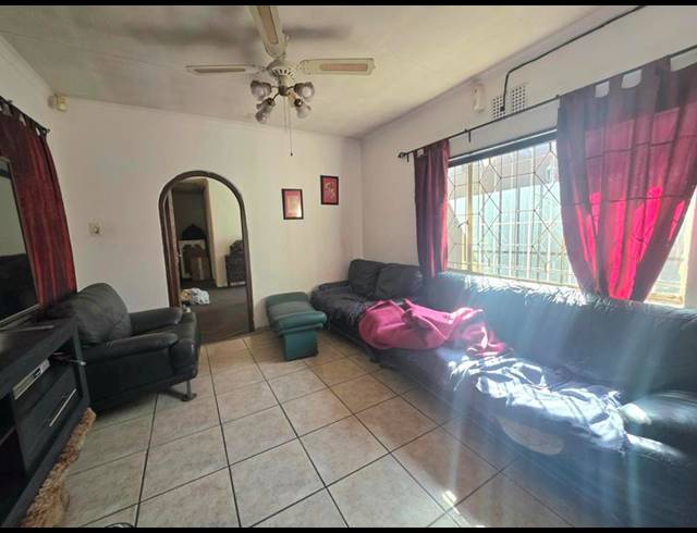 4 BEDROOM HOUSE FOR SALE IN VAN DYK PARK